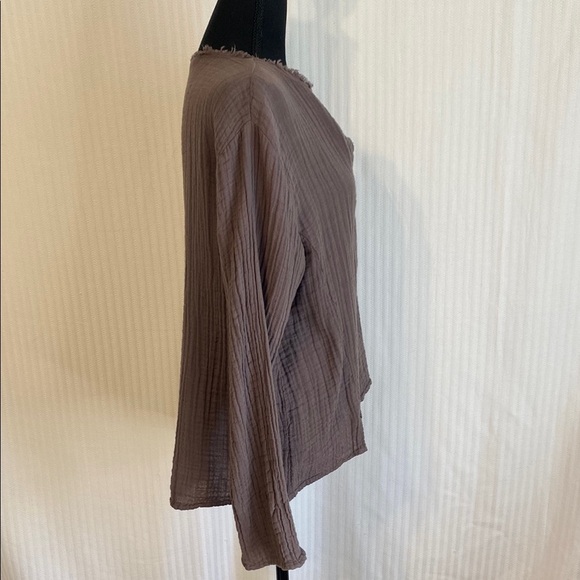 It is Well L.A. Tunic Top Long Sleeve V-Neck Mocha Relaxed Raw Edge Gauzy Medium - Picture 4 of 12